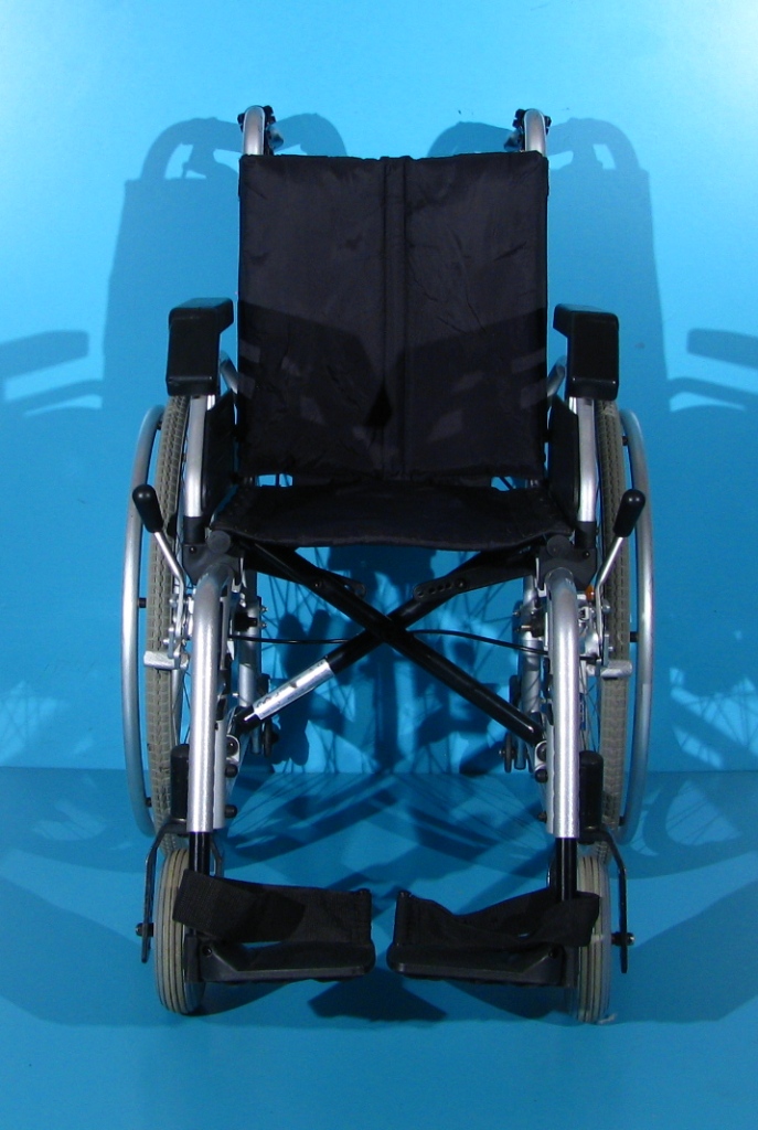 Scaun cu rotile B+B – latime sezut 38 cm