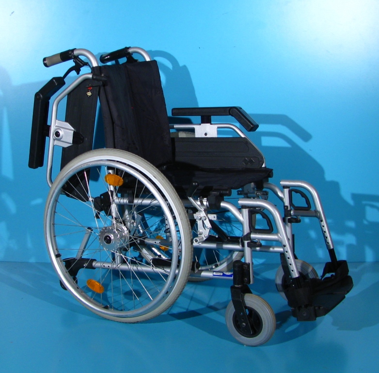 Scaun cu rotile B+B – latime sezut 38 cm