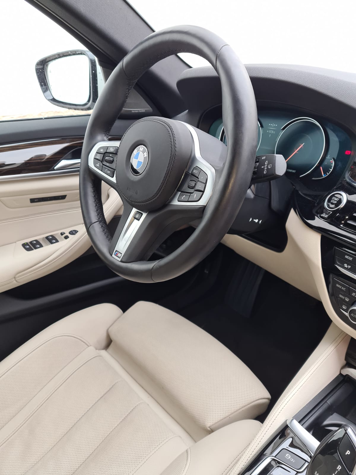 Buna vand urgent masina personala