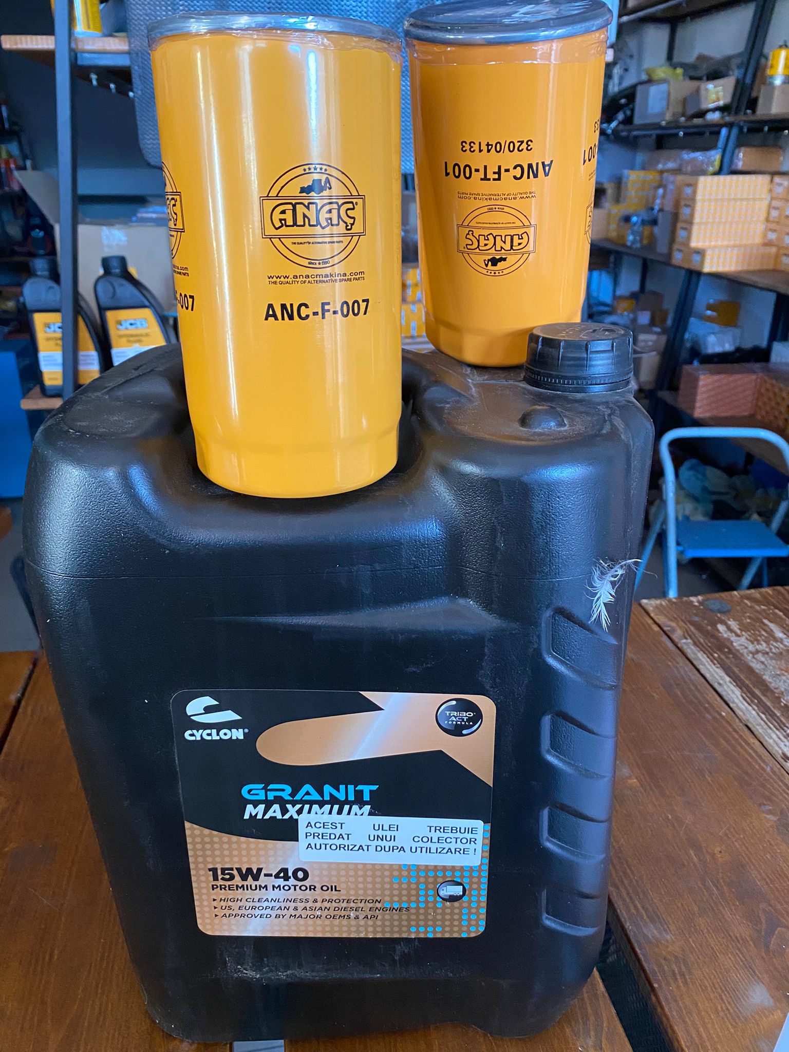 Oferta ulei motor 15W40 cu filtru MOTOR gratuit