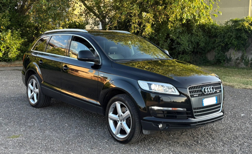 Audi Q7 3.0 TDI 233CP S-Line Quattro 7 Locuri